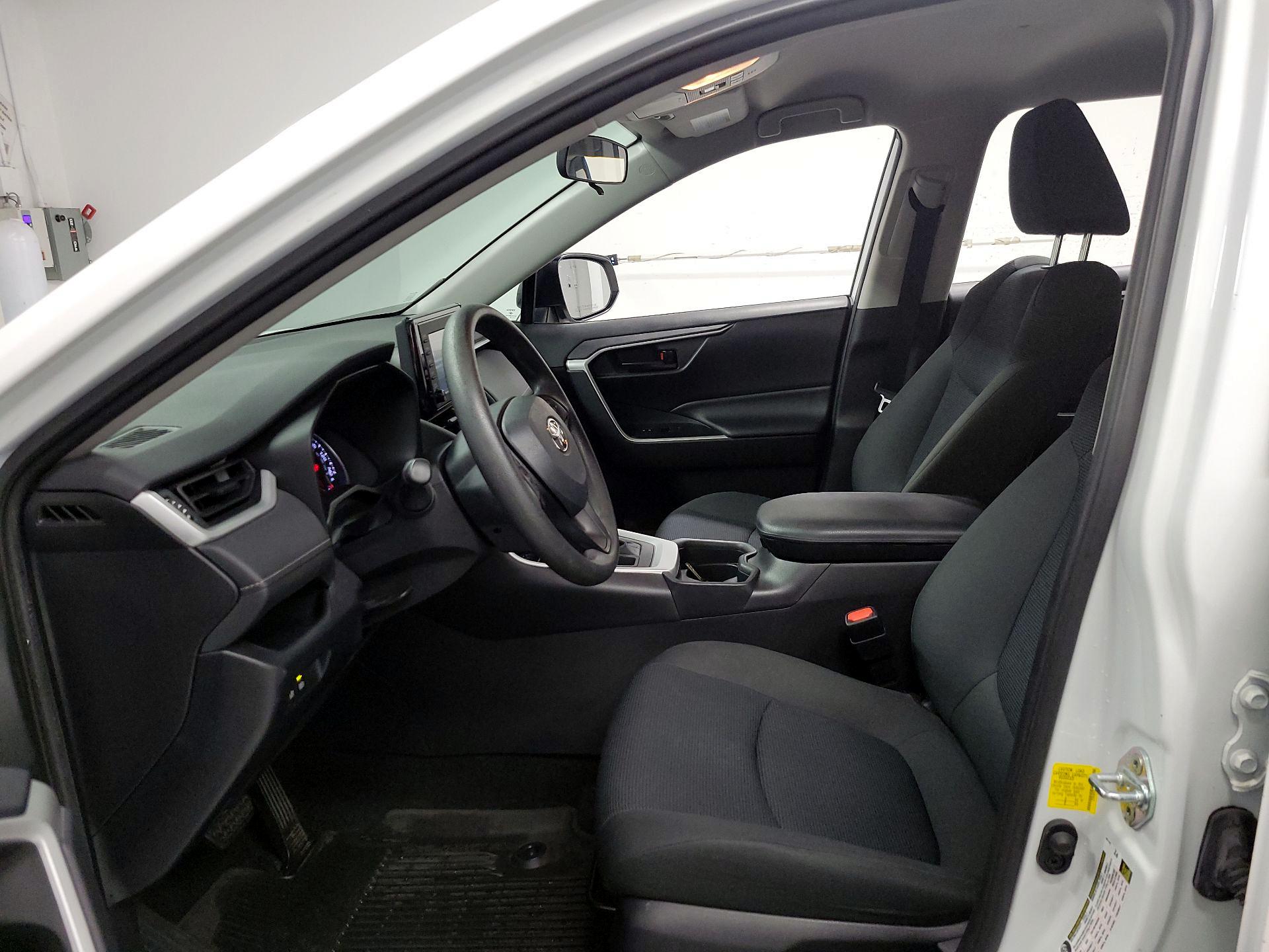 Thumbnail: 2020 Toyota RAV4 - 11