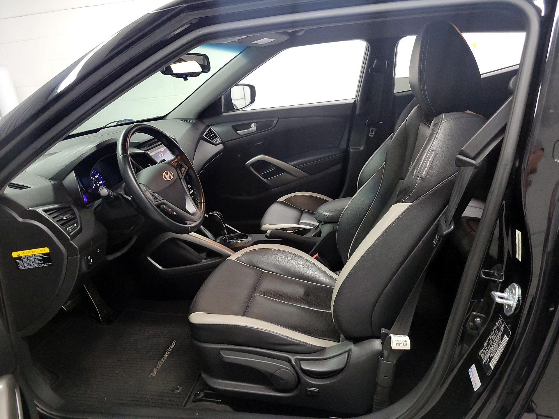 Thumbnail: 2013 Hyundai Veloster - 11