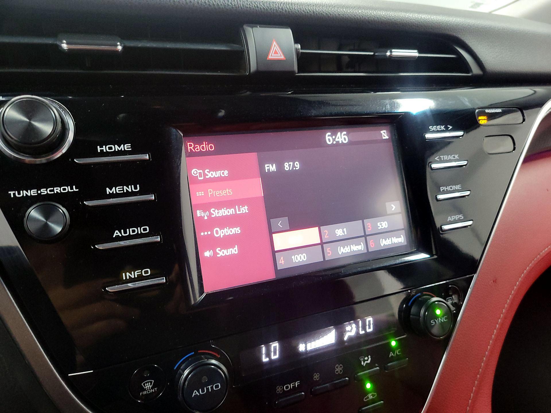 Thumbnail: 2018 Toyota Camry - 15