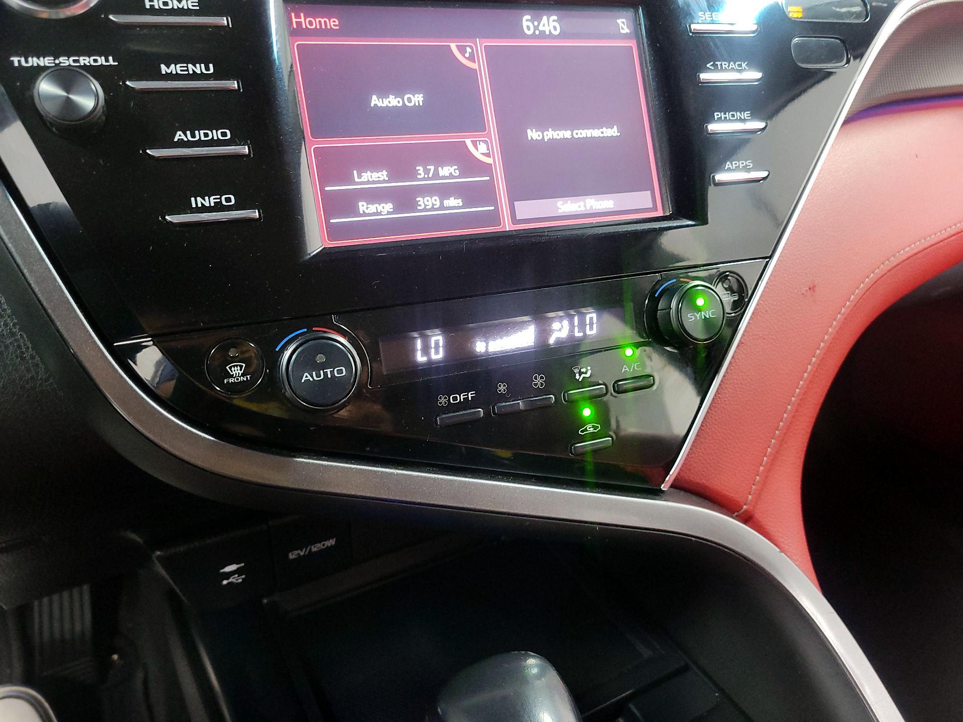 Thumbnail: 2018 Toyota Camry - 16