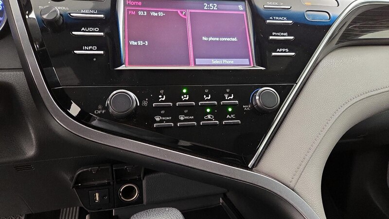 2018 Toyota Camry LE 16