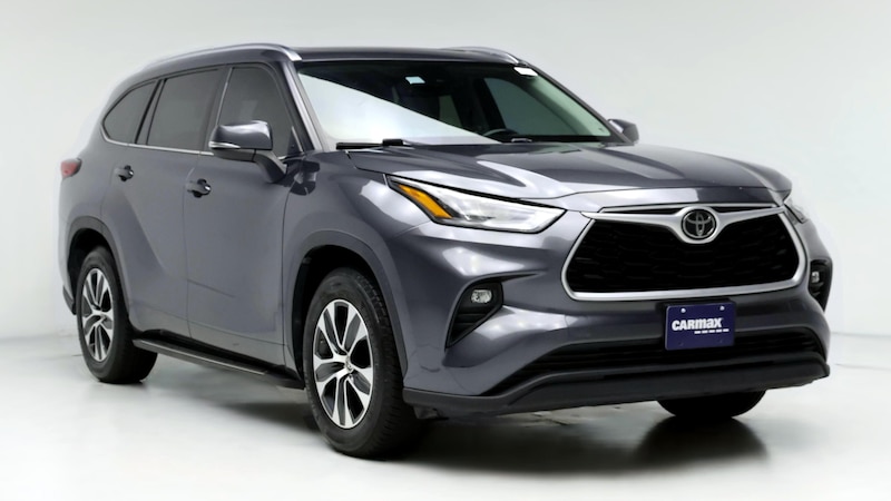 2020 Toyota Highlander XLE Hero Image