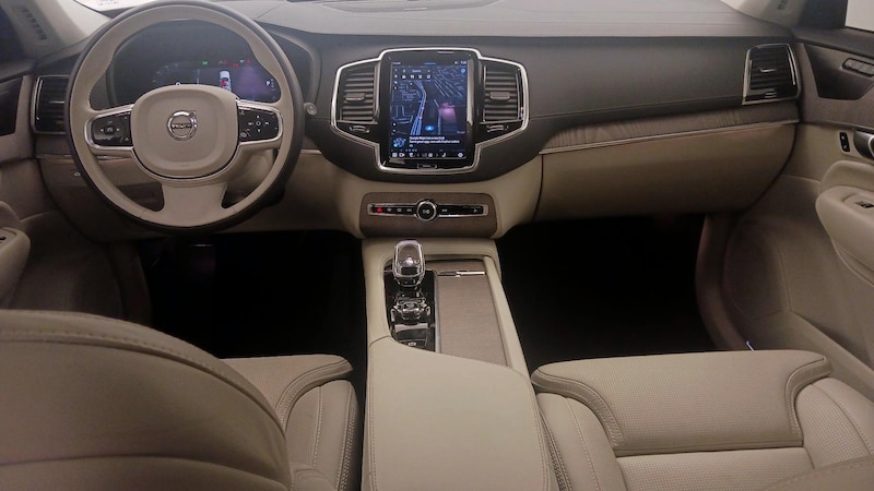 2023 Volvo XC90 B6 Ultimate 9