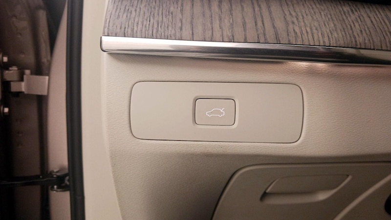 2023 Volvo XC90 B6 Ultimate 13