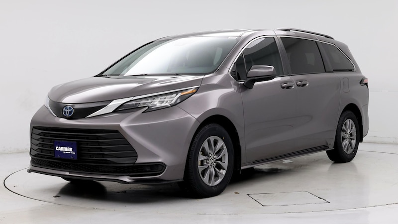 2022 Toyota Sienna LE 4