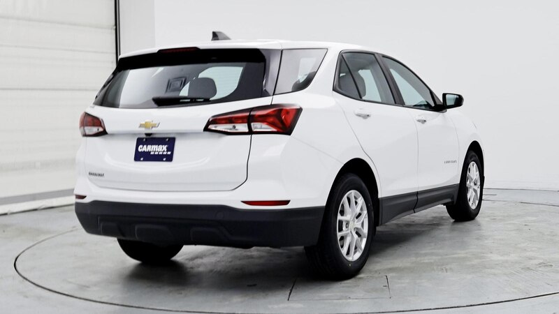 2022 Chevrolet Equinox LS 8