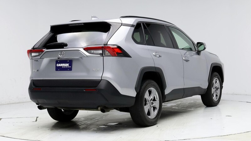 2023 Toyota RAV4 XLE 8