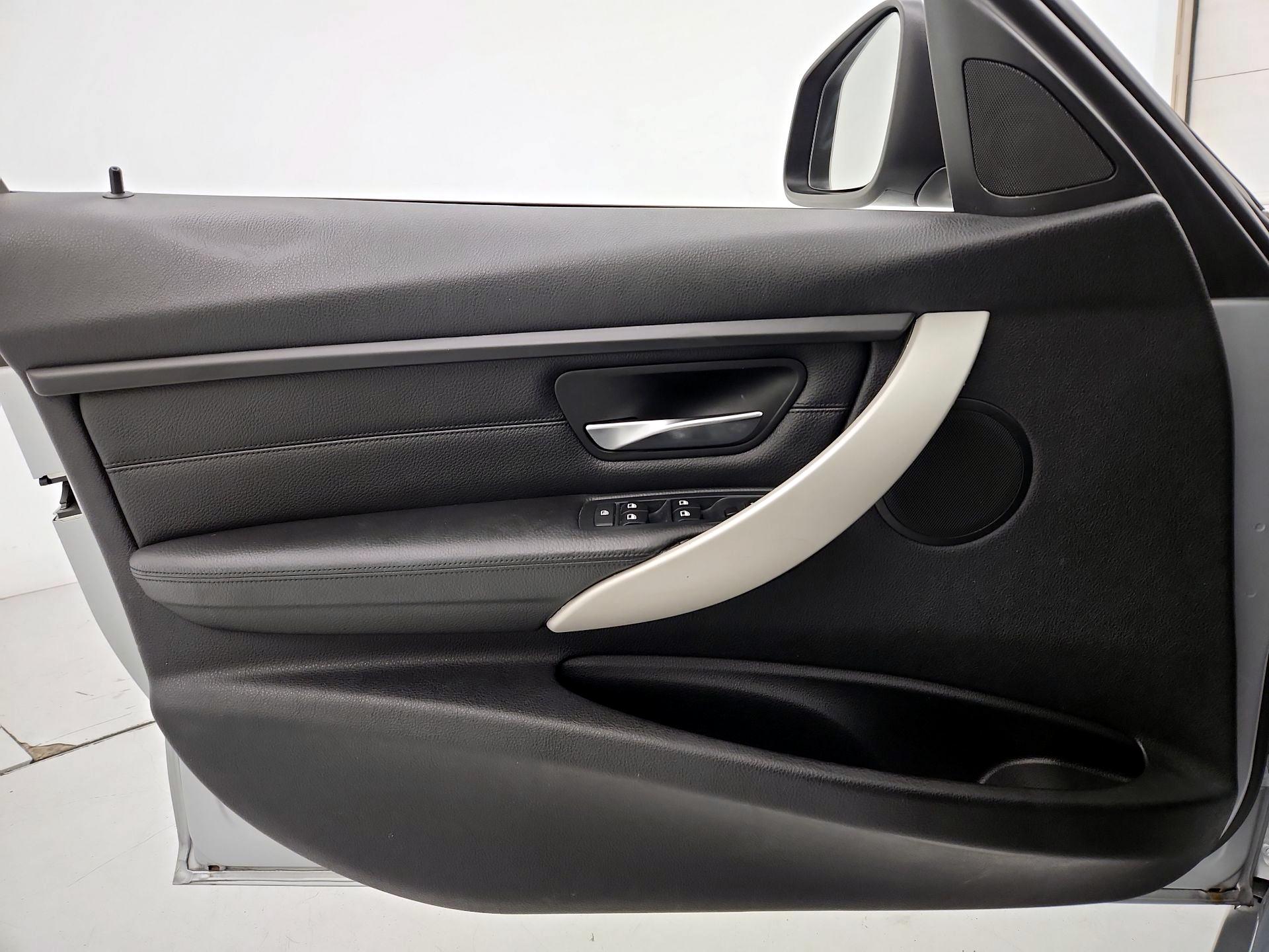 Thumbnail: 2014 BMW 3 Series - 12