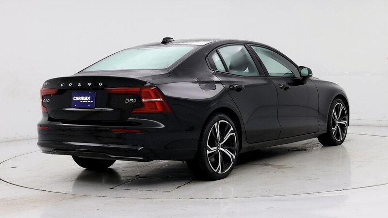 2024 Volvo S60 B5 Core 8