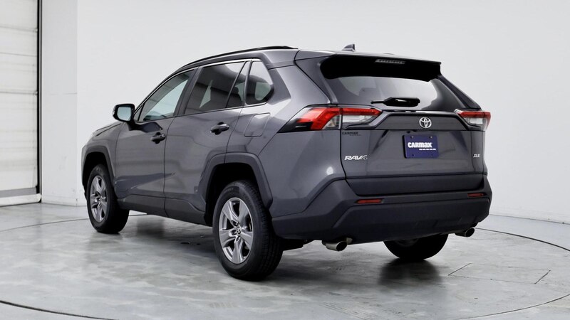 2022 Toyota RAV4 XLE 2