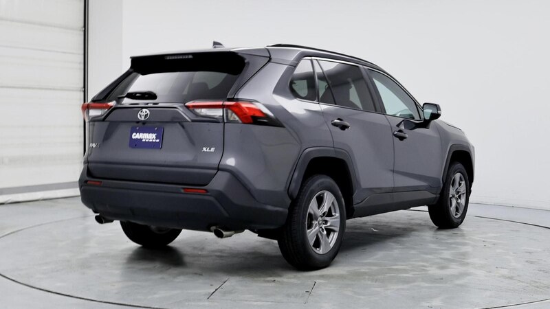 2022 Toyota RAV4 XLE 8