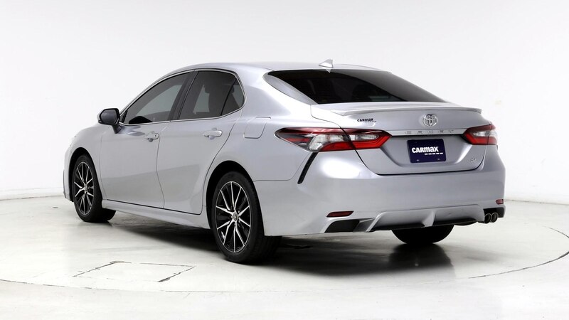 2022 Toyota Camry SE 2