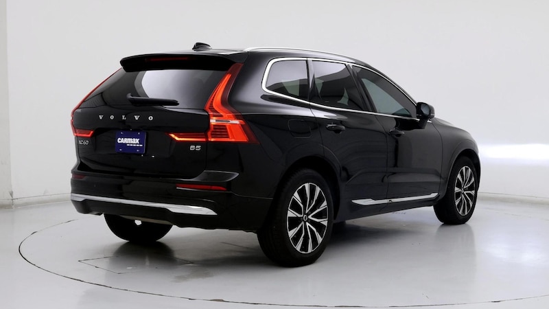 2023 Volvo XC60 B5 Plus 8