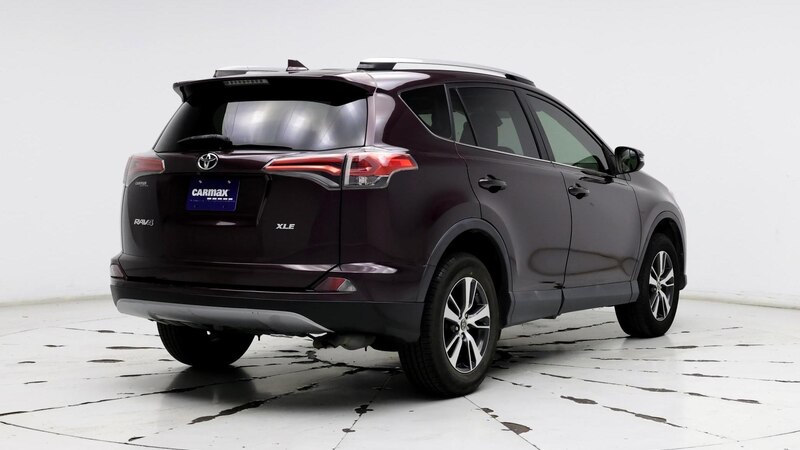 2017 Toyota RAV4 XLE 8