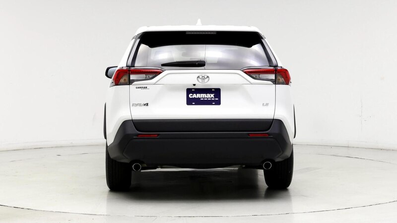 2022 Toyota RAV4 LE 6