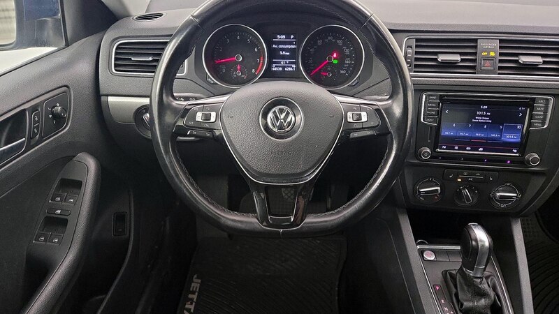 2017 Volkswagen Jetta SE 10