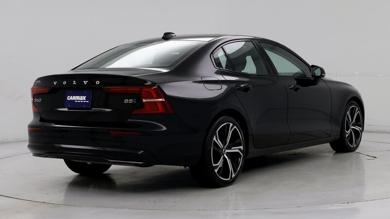 2024 Volvo S60 B5 Core 8