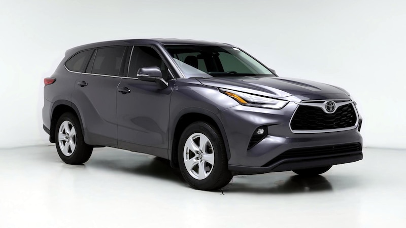 2022 Toyota Highlander LE Hero Image