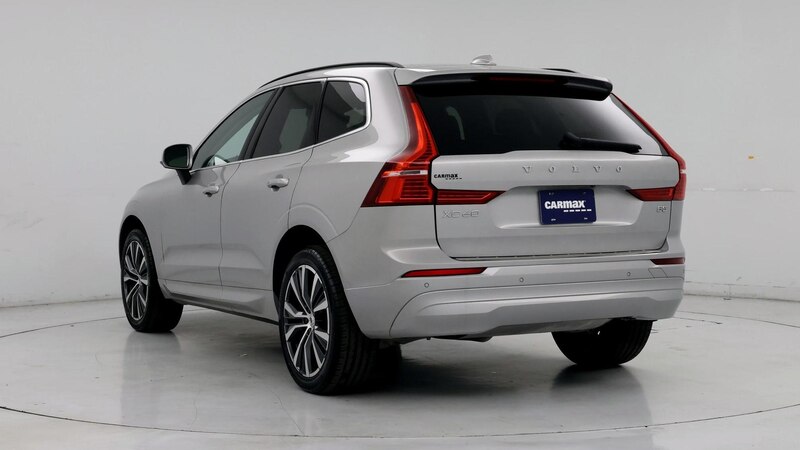 2022 Volvo XC60 B5 Momentum 2