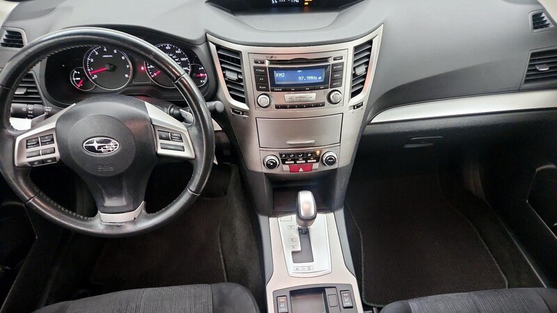 2013 Subaru Outback Premium 9