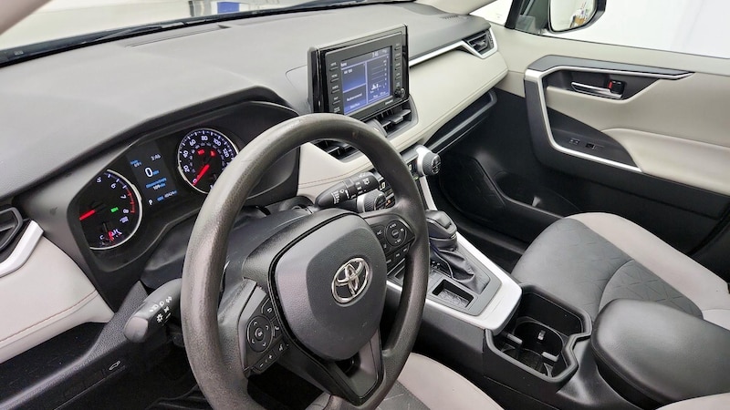 2022 Toyota RAV4 XLE 9