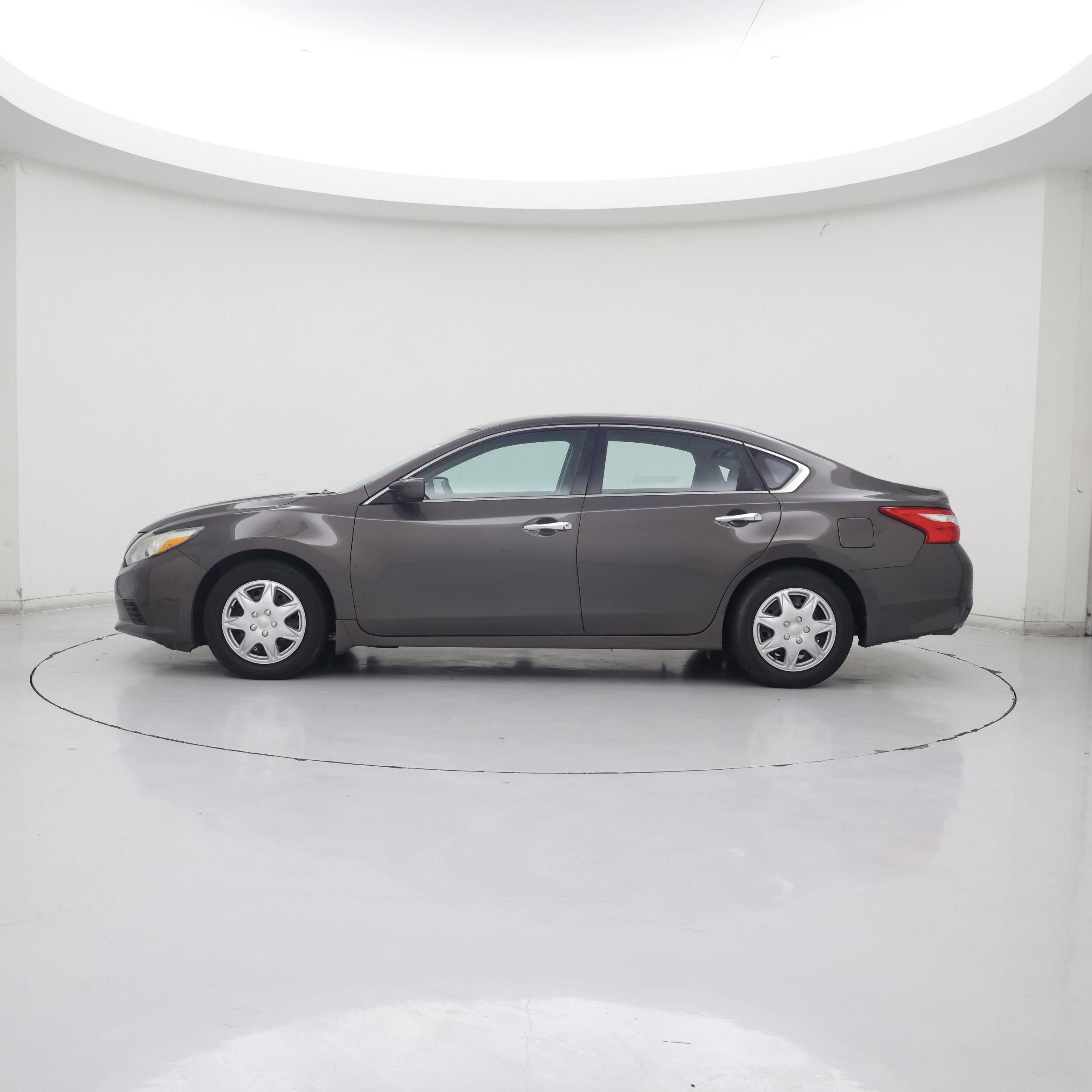 Thumbnail: 2017 Nissan Altima - 3
