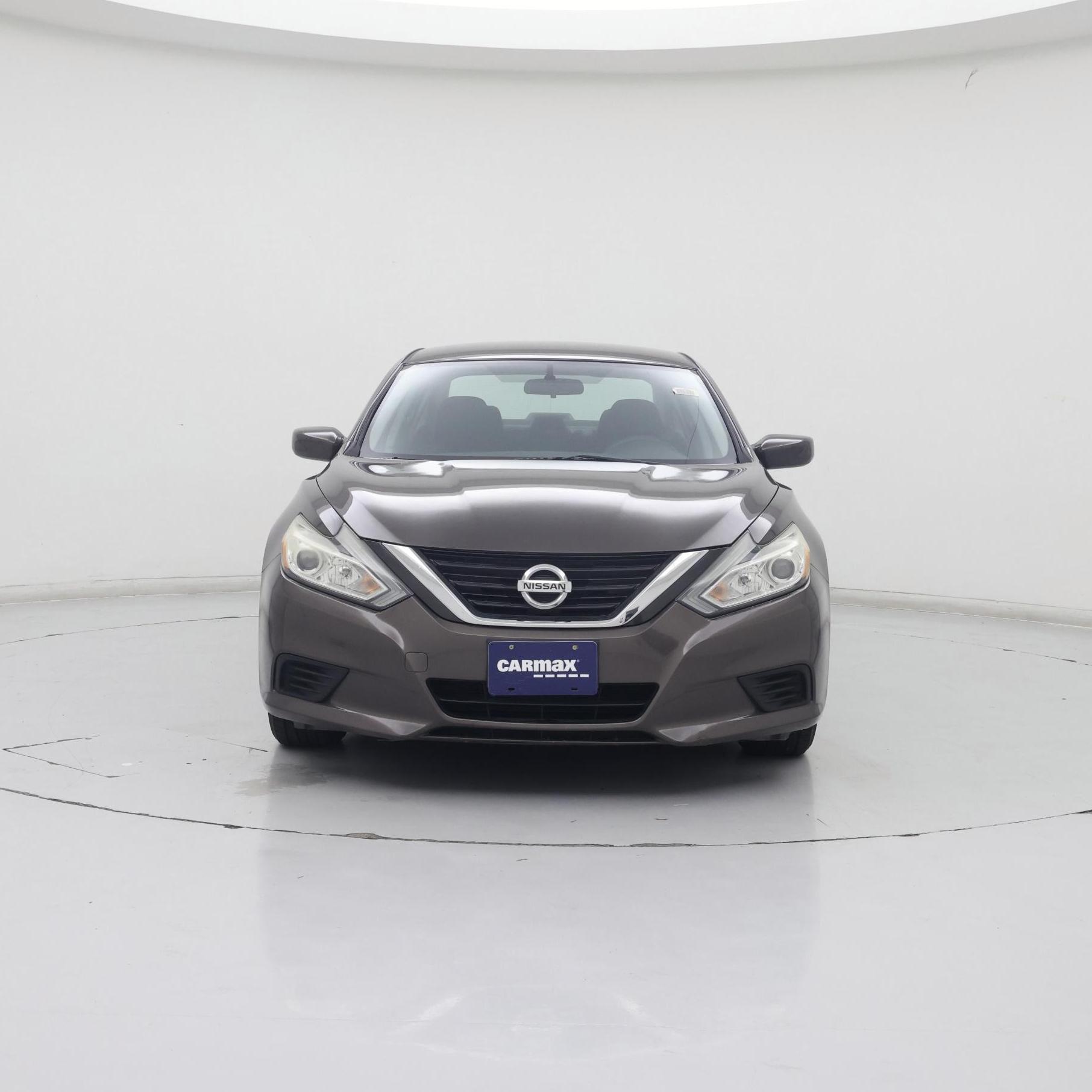Thumbnail: 2017 Nissan Altima - 5