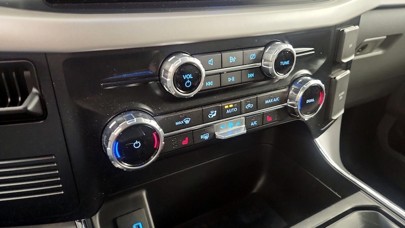 2023 Ford F-150 Lightning XLT 17
