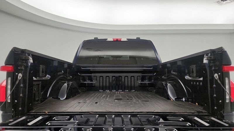 2023 Ford F-150 Lightning XLT 21