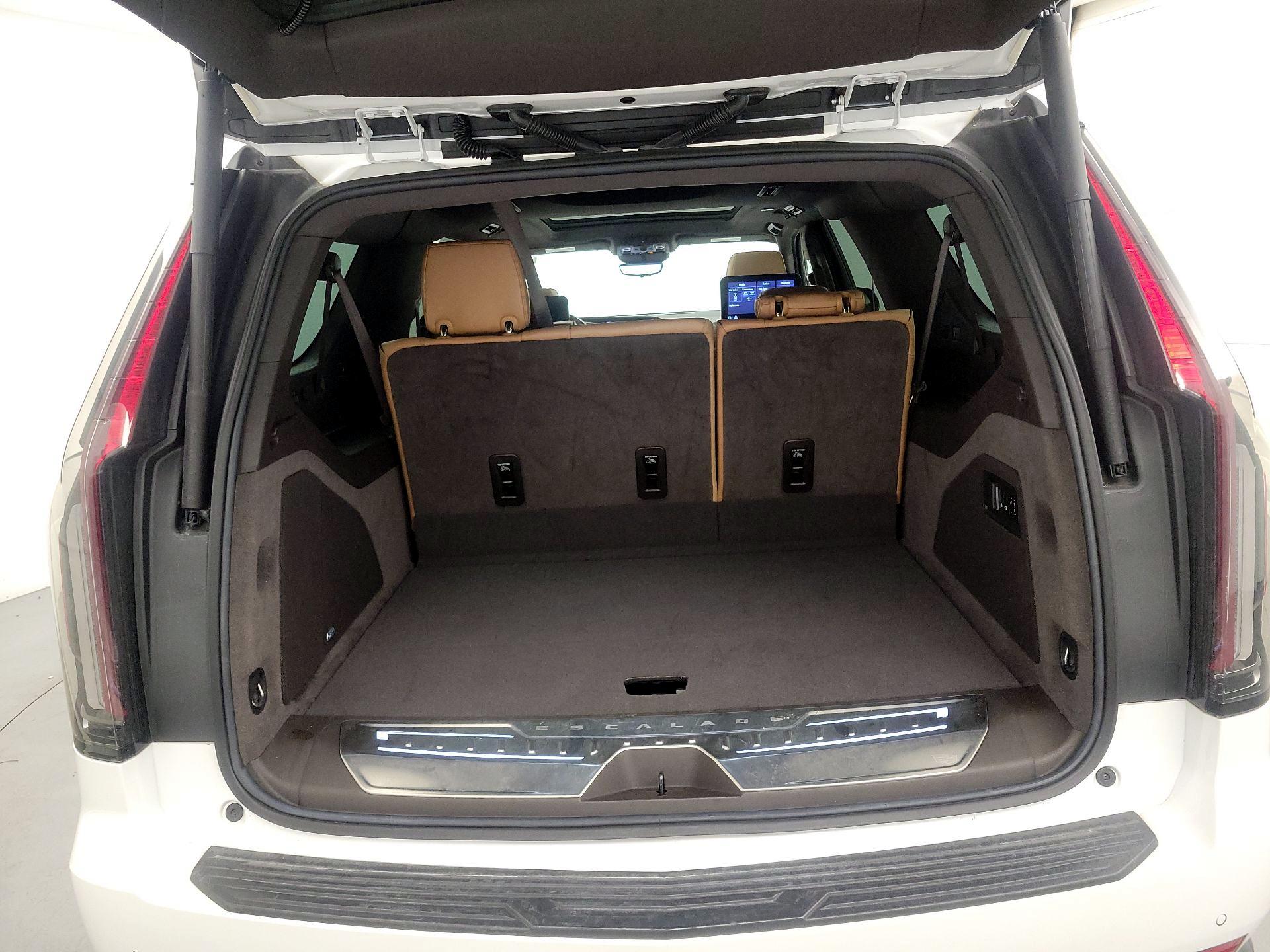 Thumbnail: 2021 Cadillac Escalade - 16