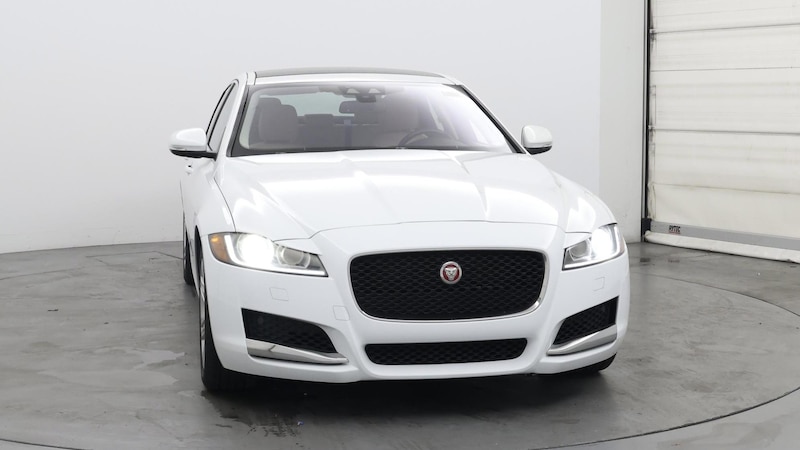 2016 Jaguar XF Premium 5