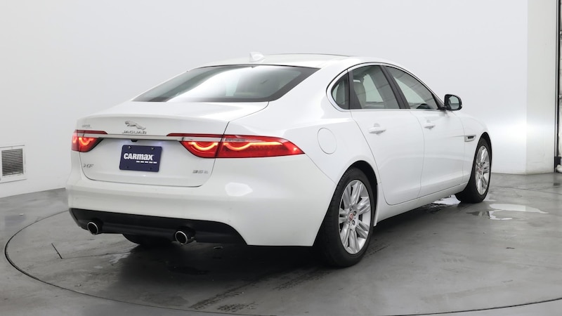 2016 Jaguar XF Premium 8