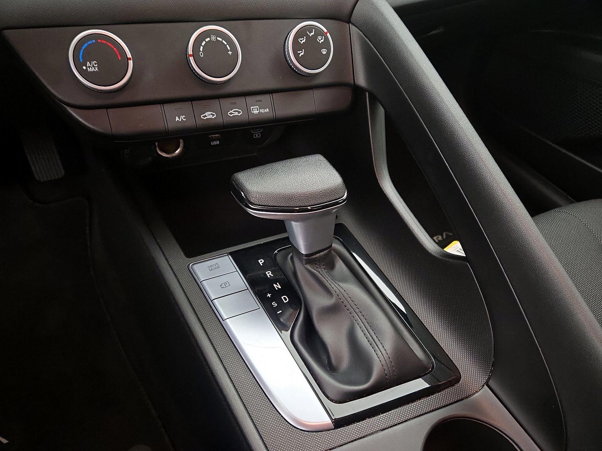 Thumbnail: 2024 Hyundai Elantra - 17