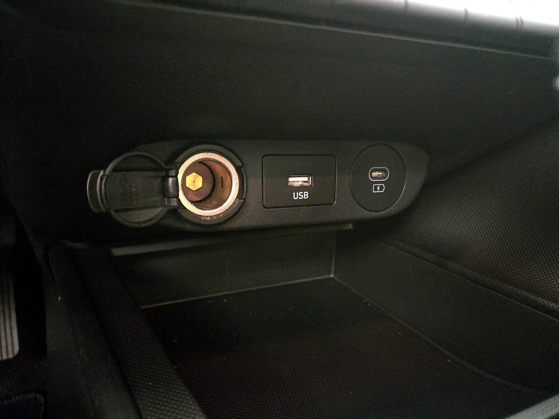 Thumbnail: 2024 Hyundai Elantra - 18