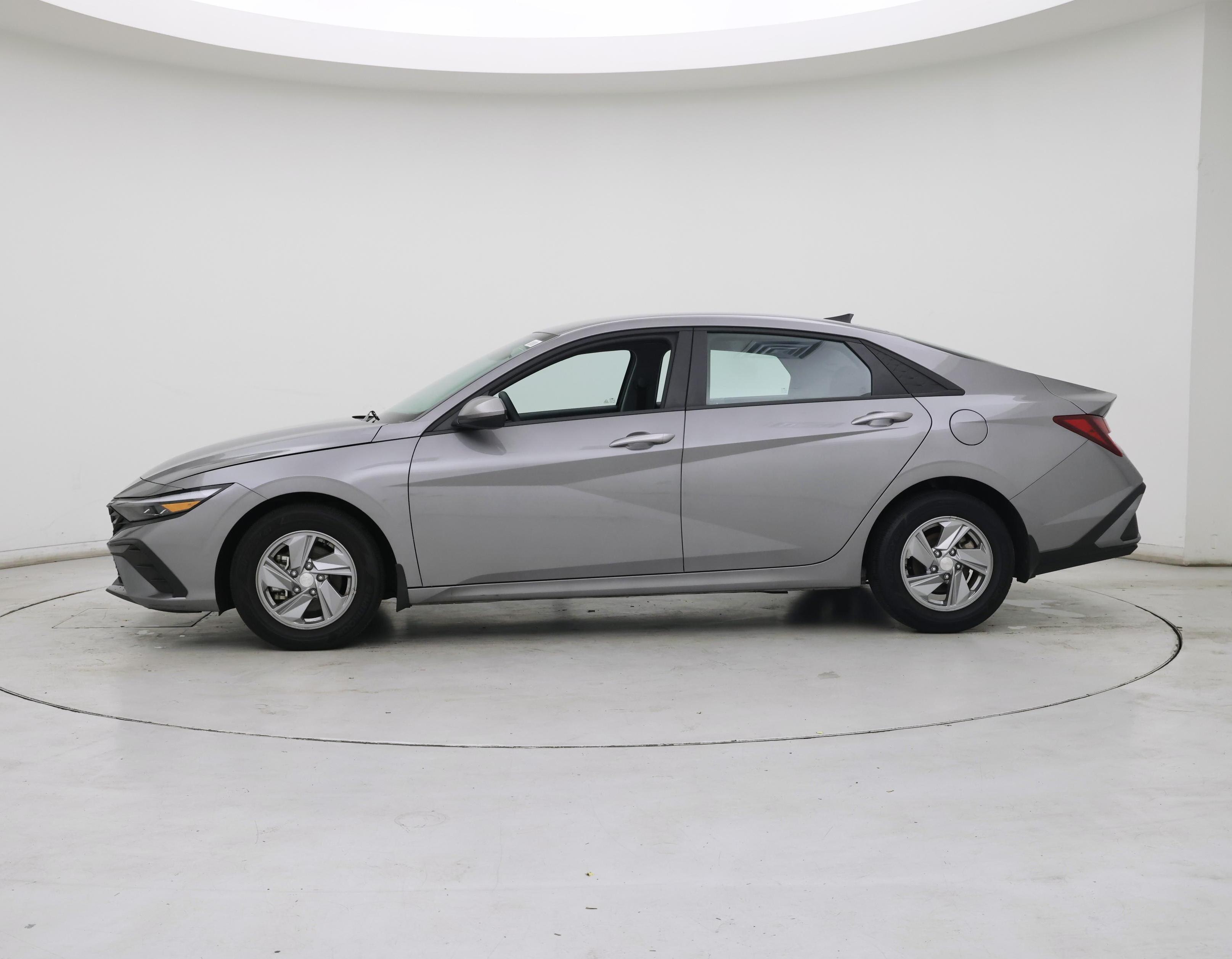 Thumbnail: 2024 Hyundai Elantra - 3