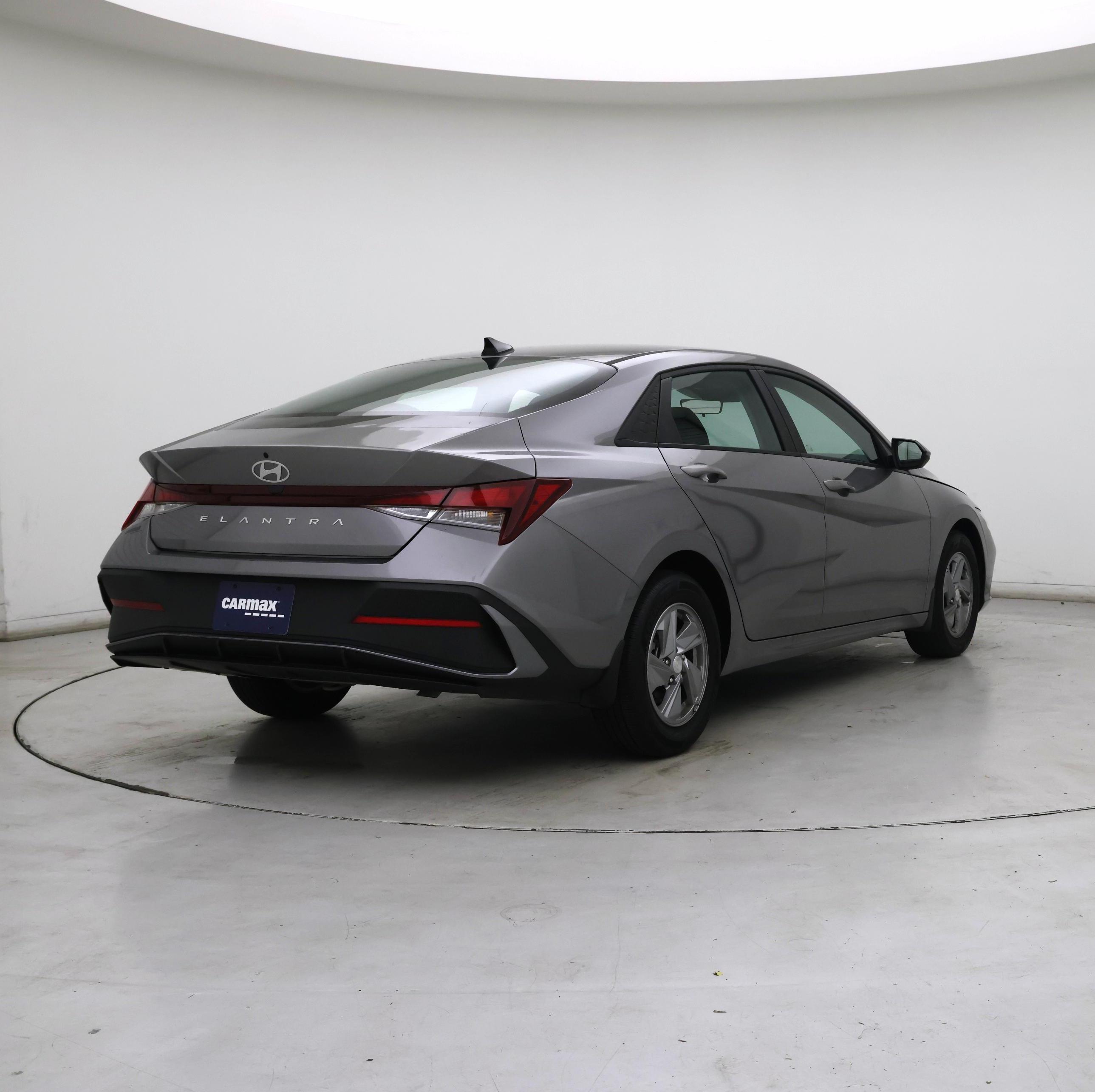 Thumbnail: 2024 Hyundai Elantra - 8