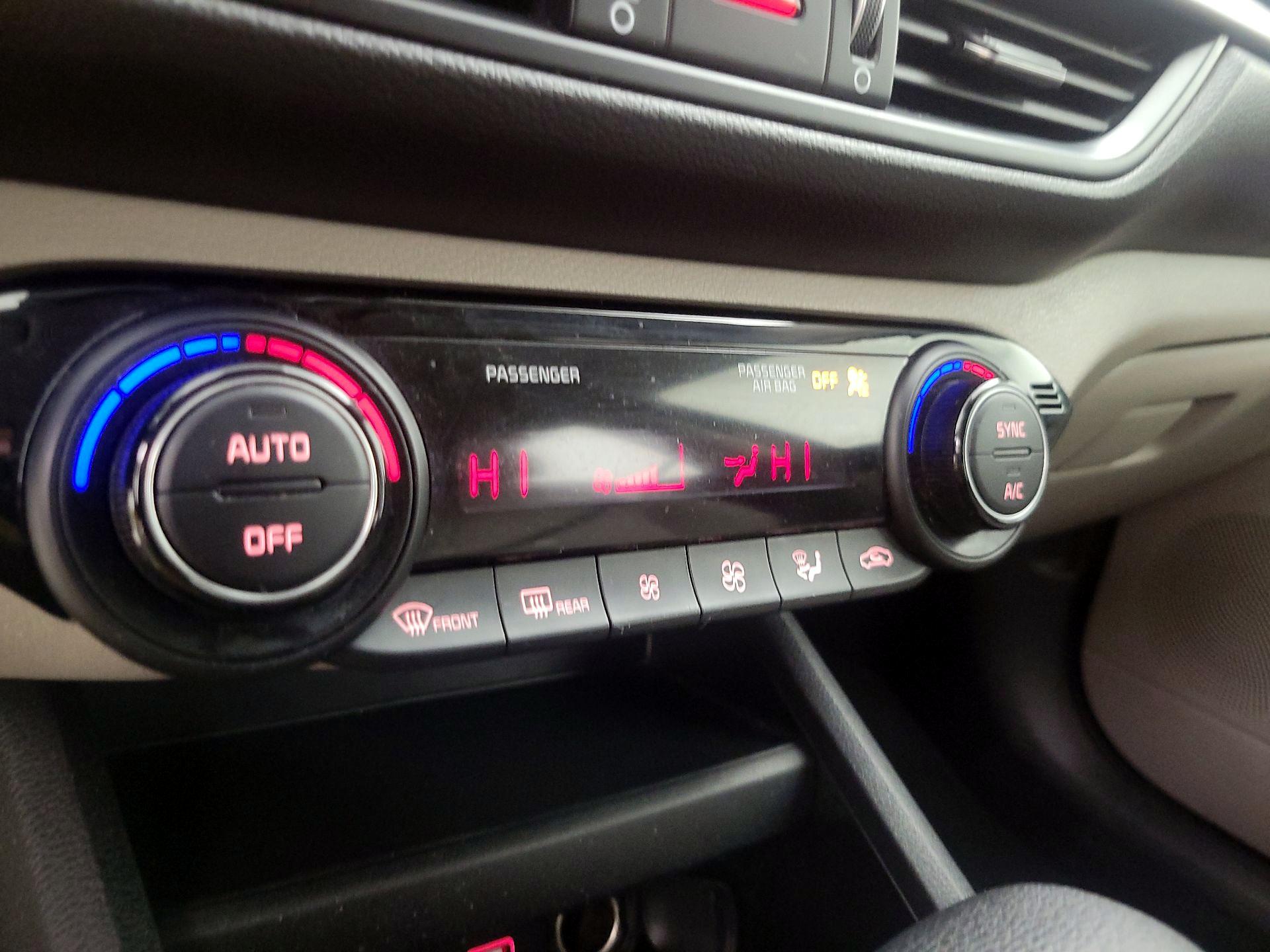 Thumbnail: 2019 Kia Forte - 16