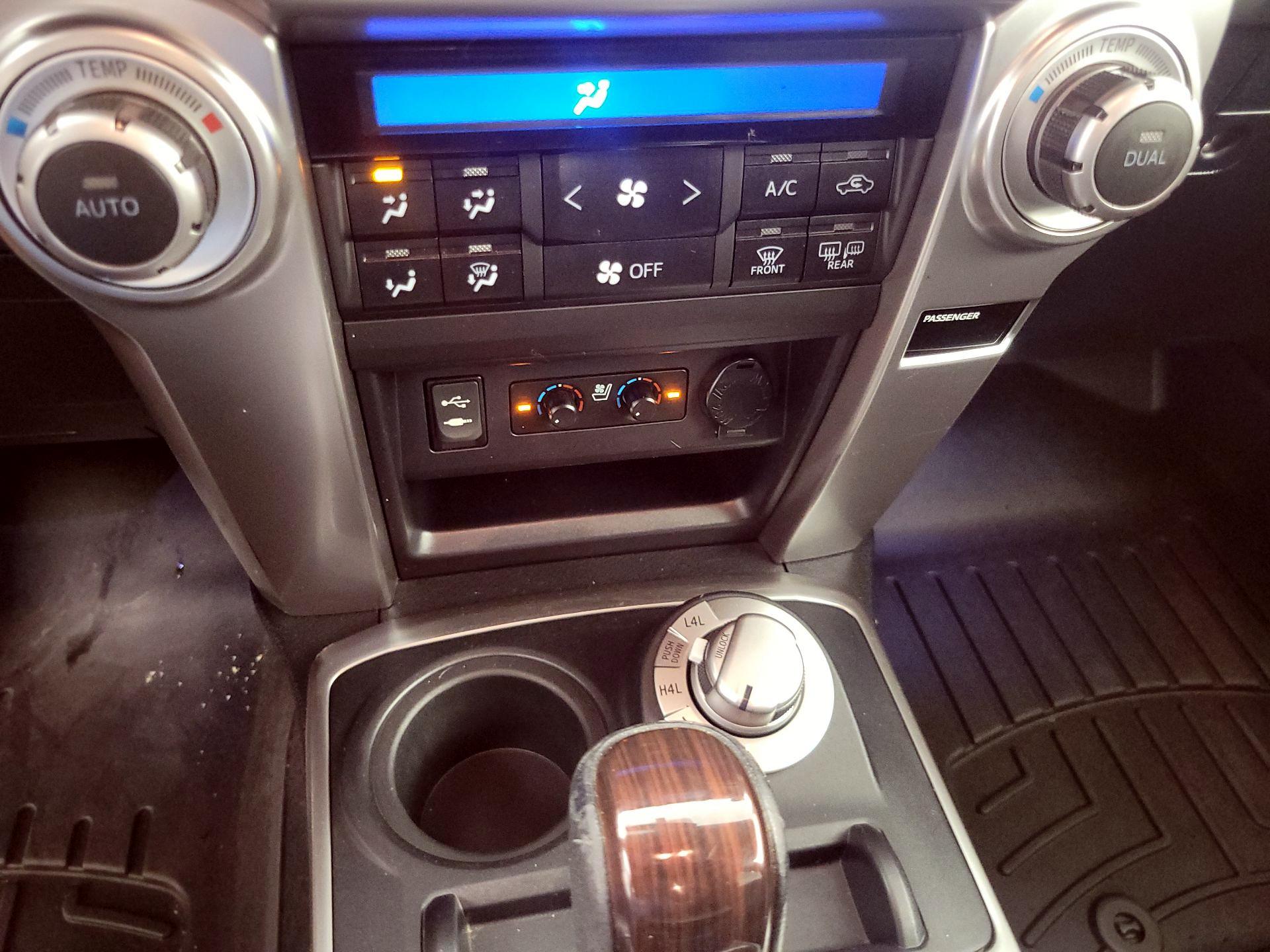 Thumbnail: 2014 Toyota 4Runner - 17