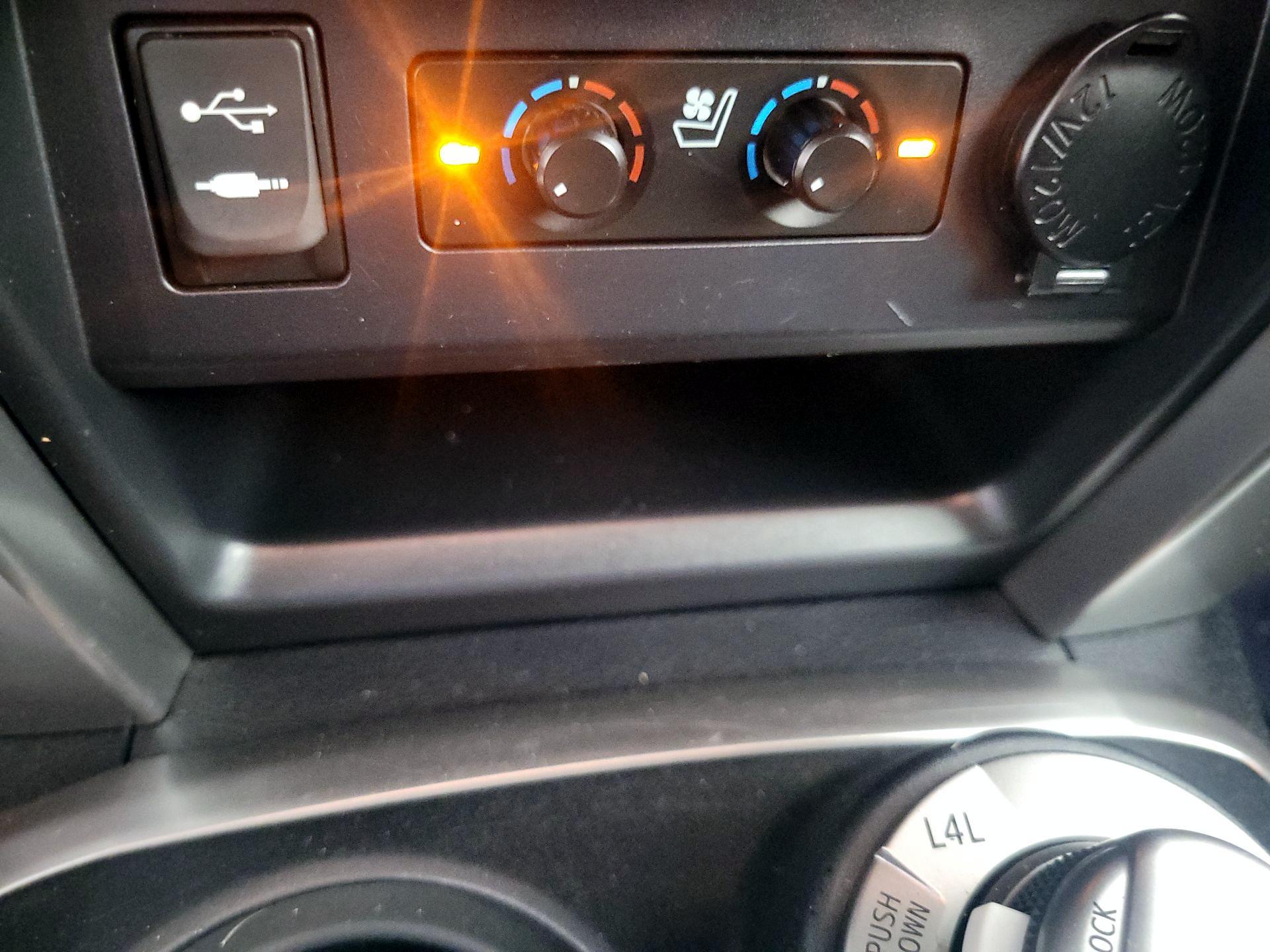 Thumbnail: 2014 Toyota 4Runner - 19