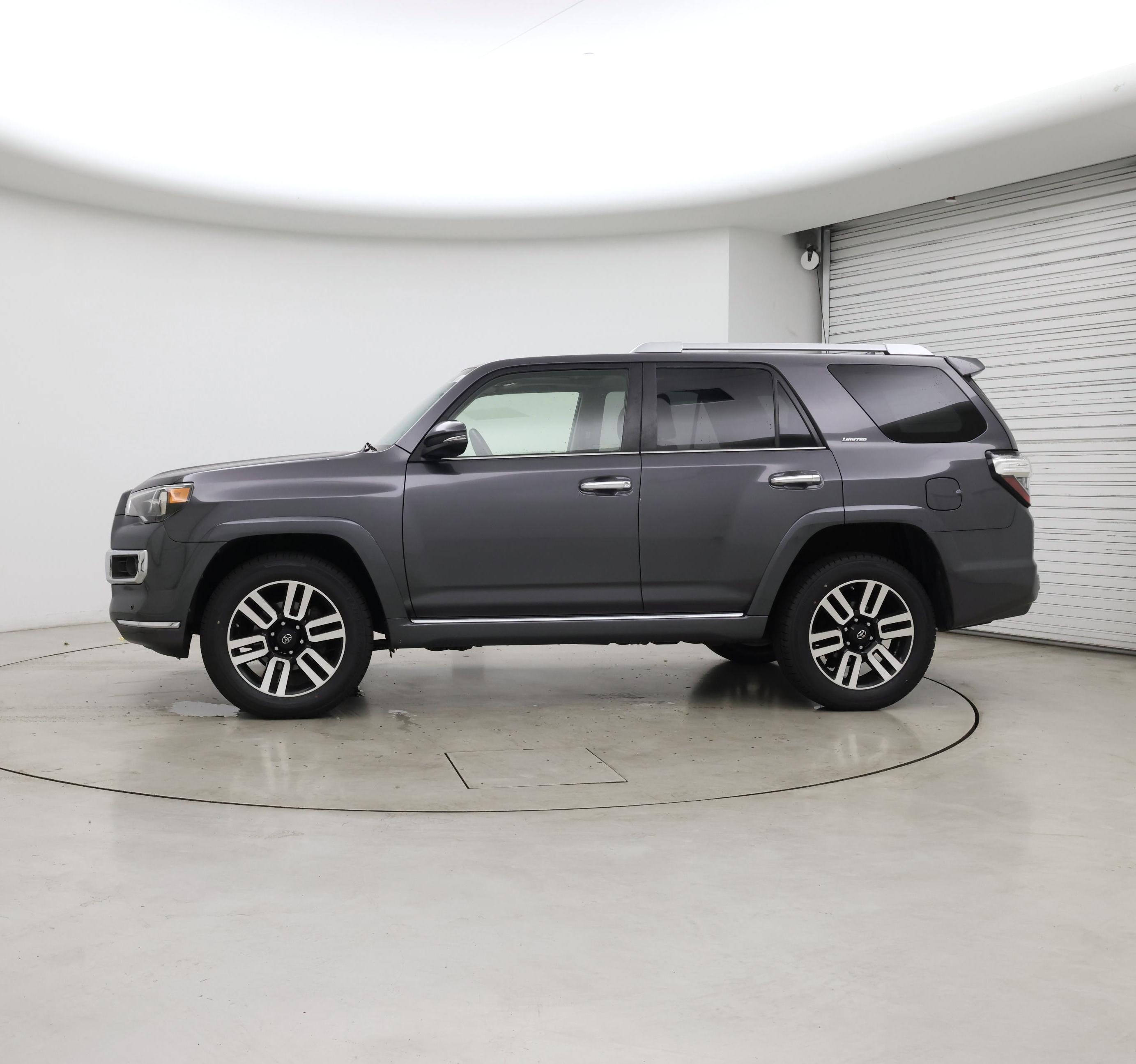 Thumbnail: 2014 Toyota 4Runner - 3
