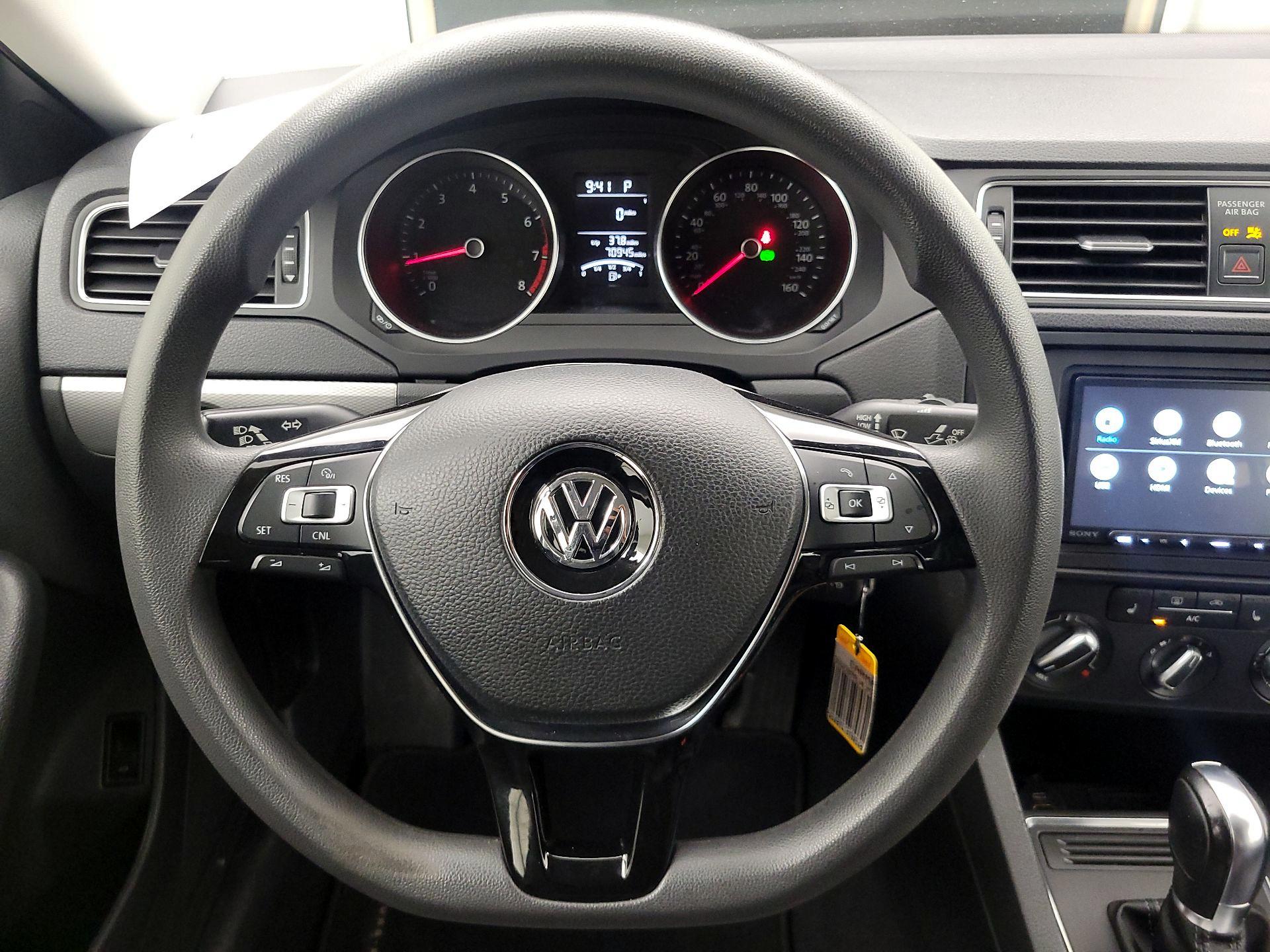 Thumbnail: 2018 Volkswagen Jetta - 10