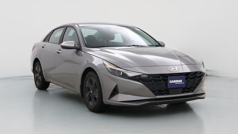 2022 Hyundai Elantra SEL Hero Image