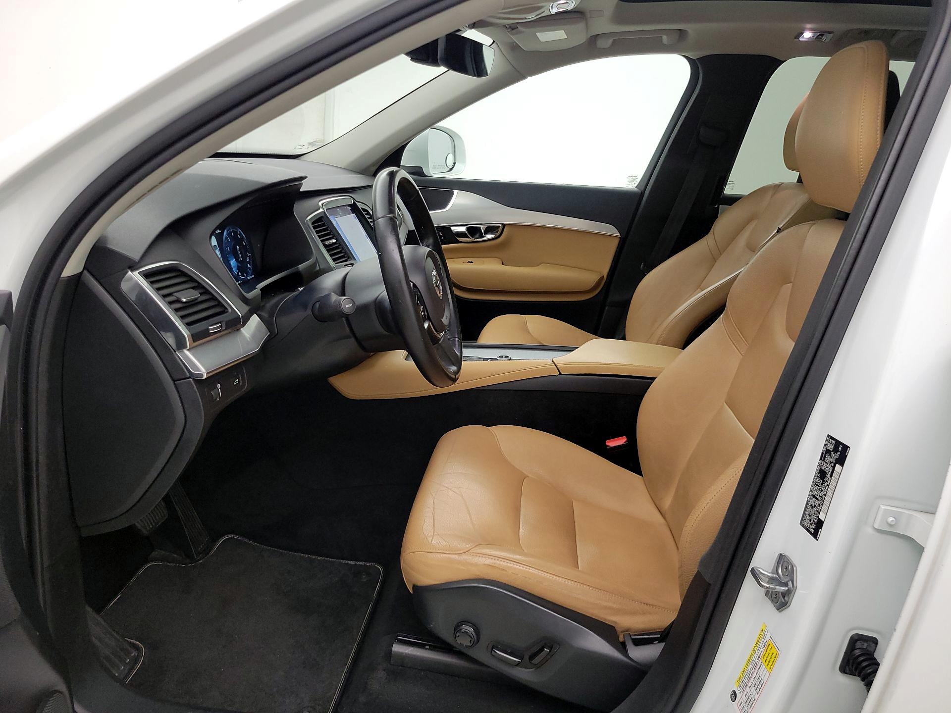 Thumbnail: 2016 Volvo XC90 - 11