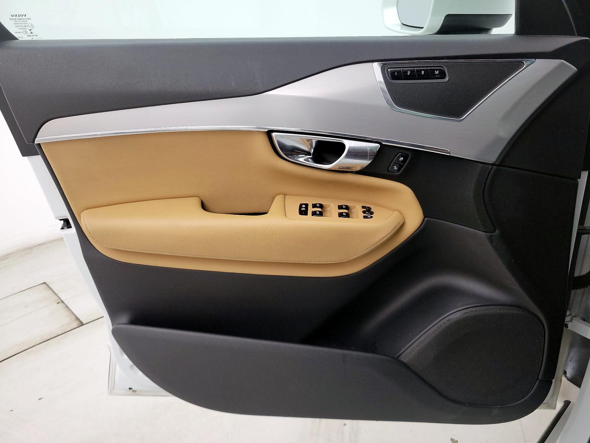 Thumbnail: 2016 Volvo XC90 - 12