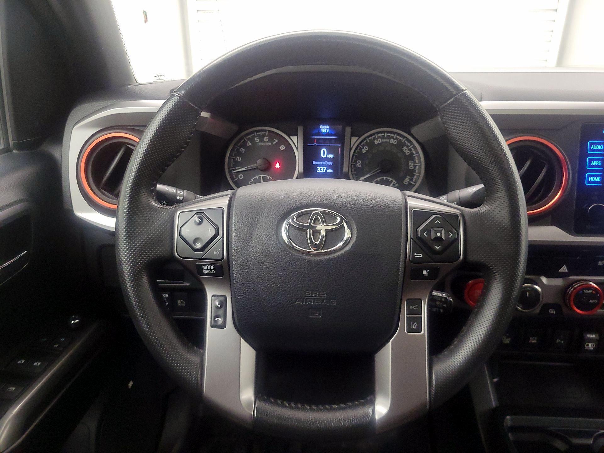 Thumbnail: 2018 Toyota Tacoma - 10