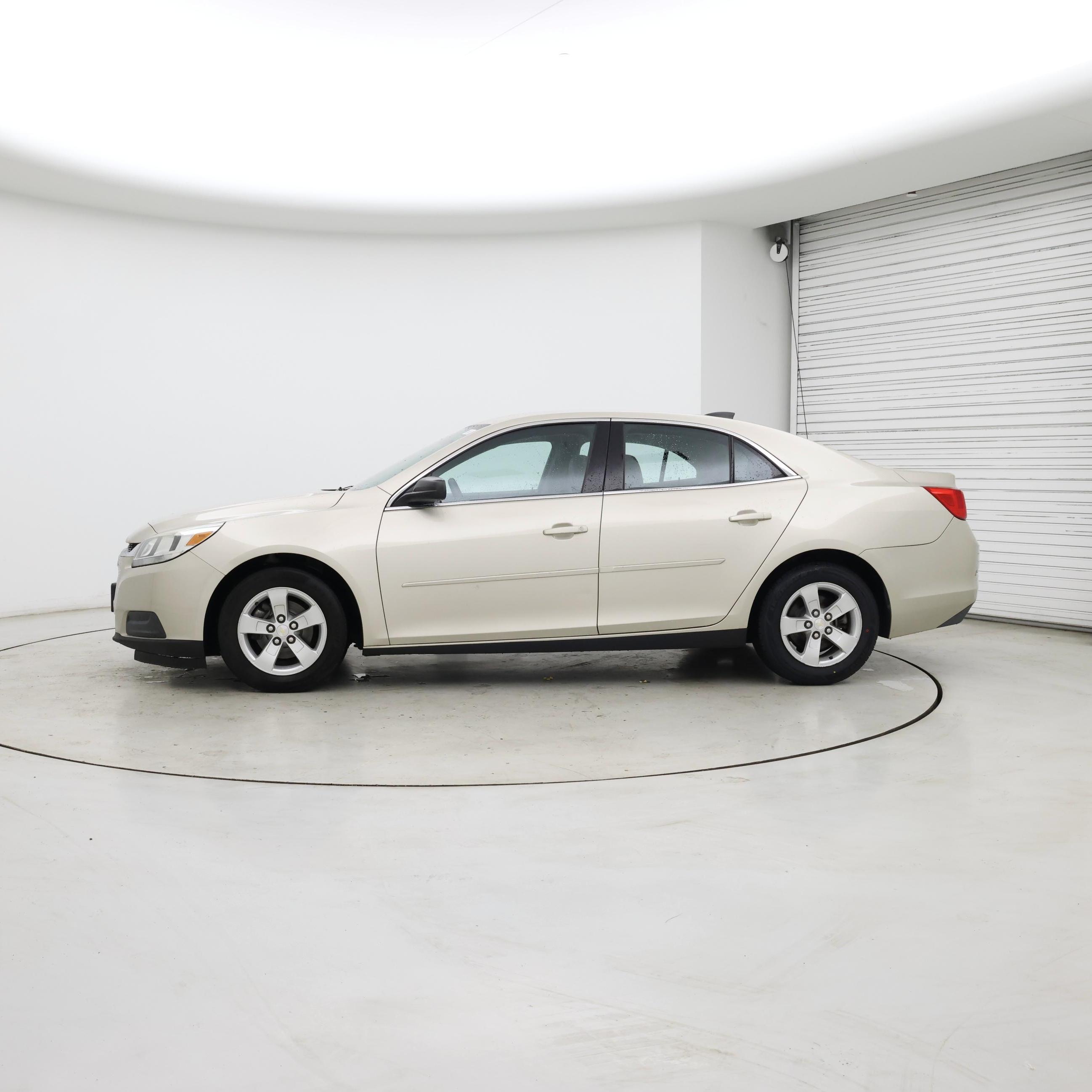 Thumbnail: 2015 Chevrolet Malibu - 3