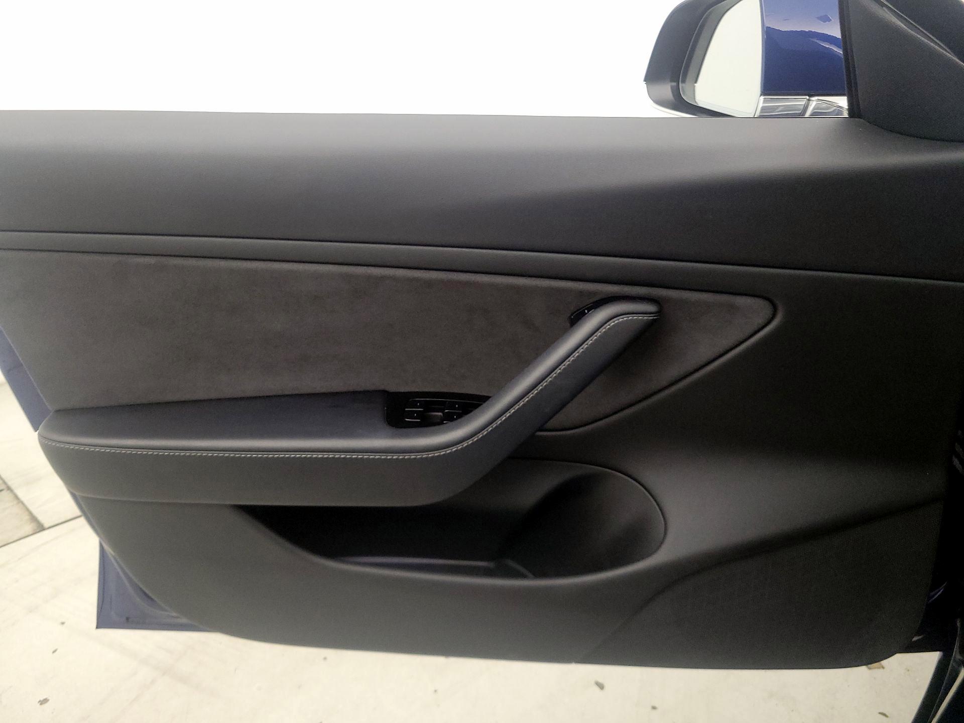 Thumbnail: 2018 Tesla Model 3 - 12