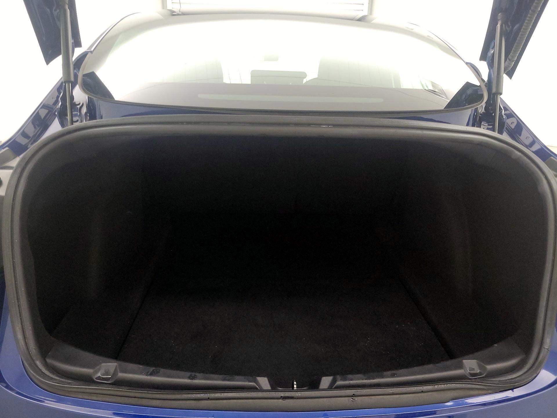 Thumbnail: 2018 Tesla Model 3 - 20