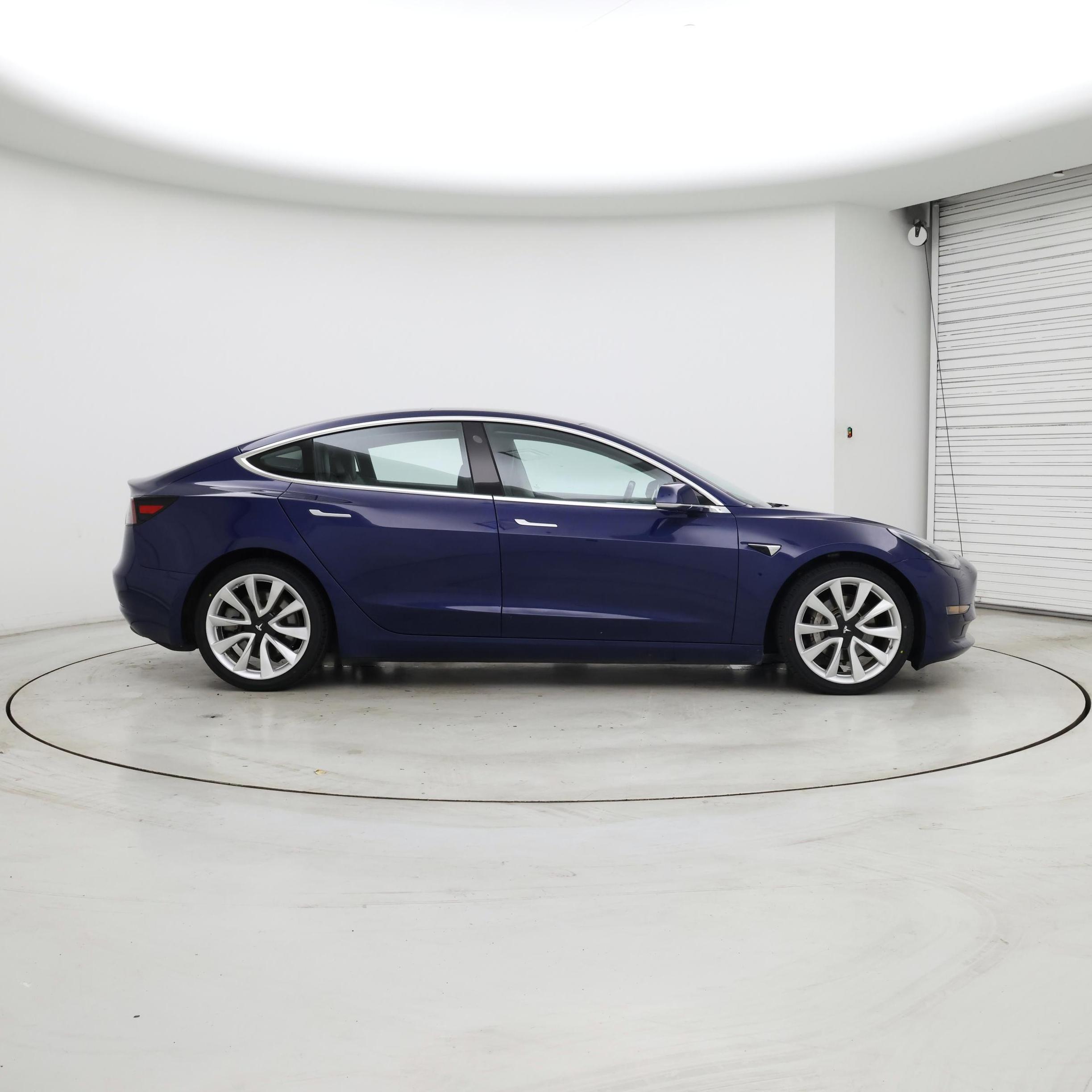 Thumbnail: 2018 Tesla Model 3 - 7
