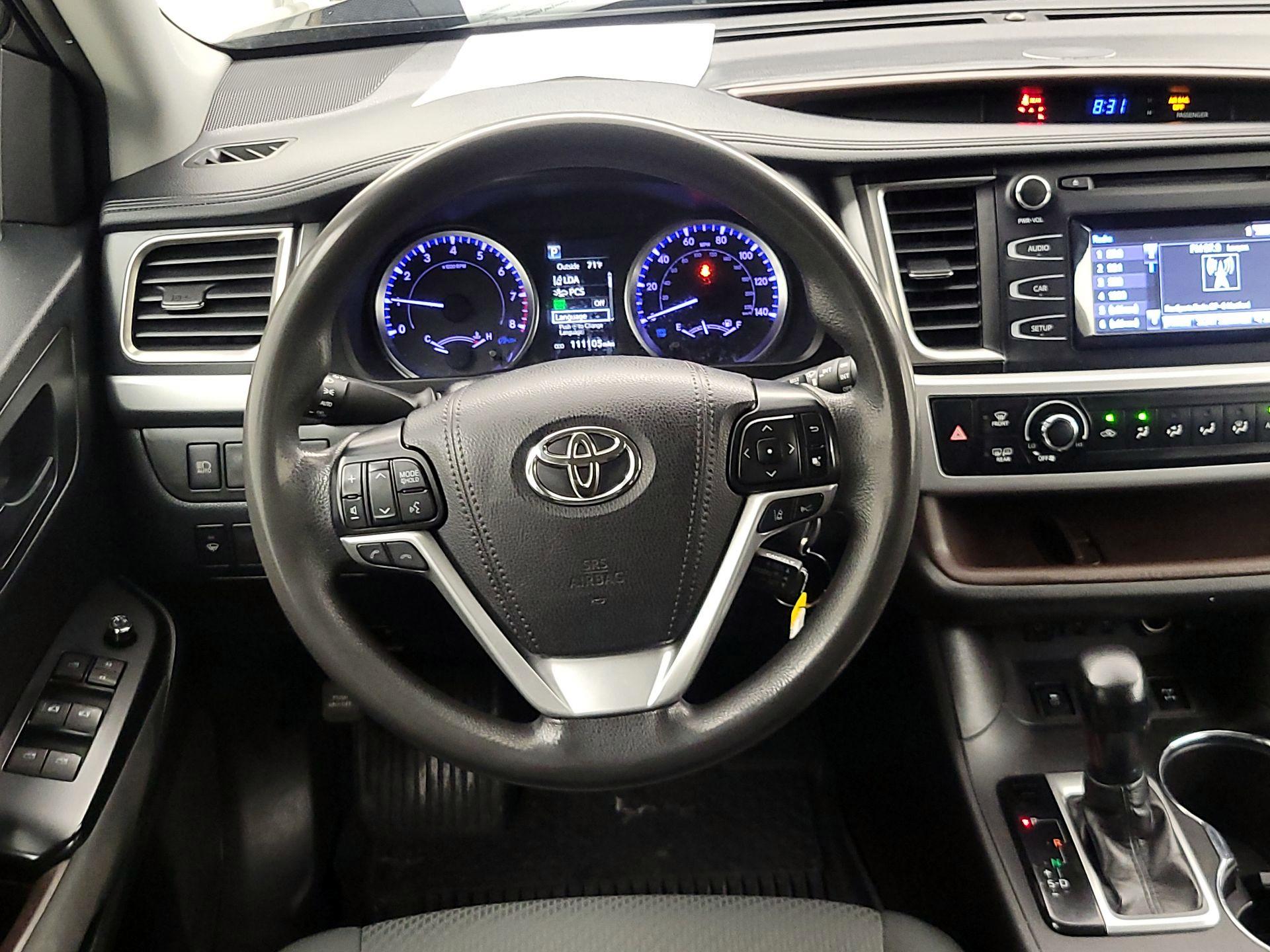 Thumbnail: 2019 Toyota Highlander - 10
